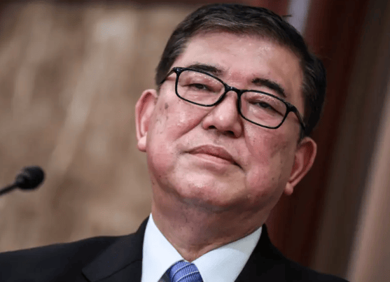 日本簽了，無條件對美“投降”，石破茂關(guān)鍵時刻扛不住了，直接選擇下臺