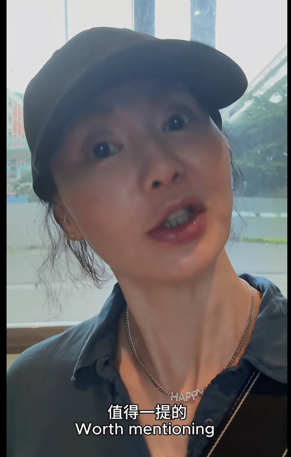 60歲張曼玉突然營業(yè)，穿79元T恤配10萬珠寶，生活如此鮮活松弛！