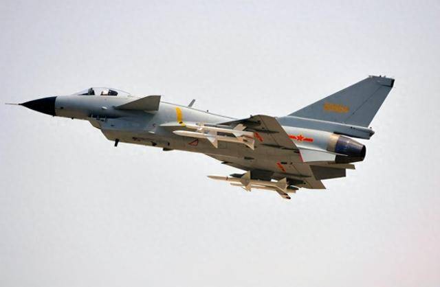 解放軍戰(zhàn)機(jī)現(xiàn)身金門(mén)，“護(hù)送”臺(tái)島醫(yī)療機(jī)降落，臺(tái)當(dāng)局措手不及