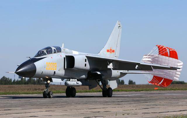解放軍戰(zhàn)機(jī)現(xiàn)身金門(mén)，“護(hù)送”臺(tái)島醫(yī)療機(jī)降落，臺(tái)當(dāng)局措手不及