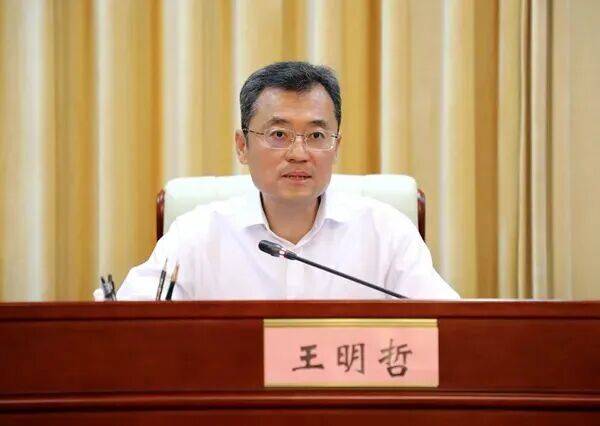 北京援藏指揮部黨委書記、拉薩市委副書記王明哲回京任職