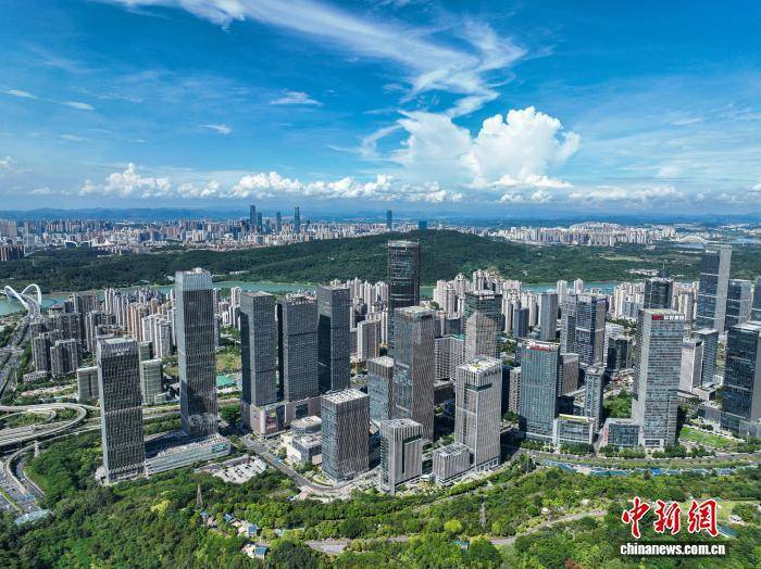 晴空下的廣西南寧
