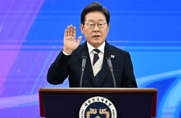 要么出手對付中國，要么放棄領(lǐng)土，李在明登機返回韓國，臨走前送中方15個字！