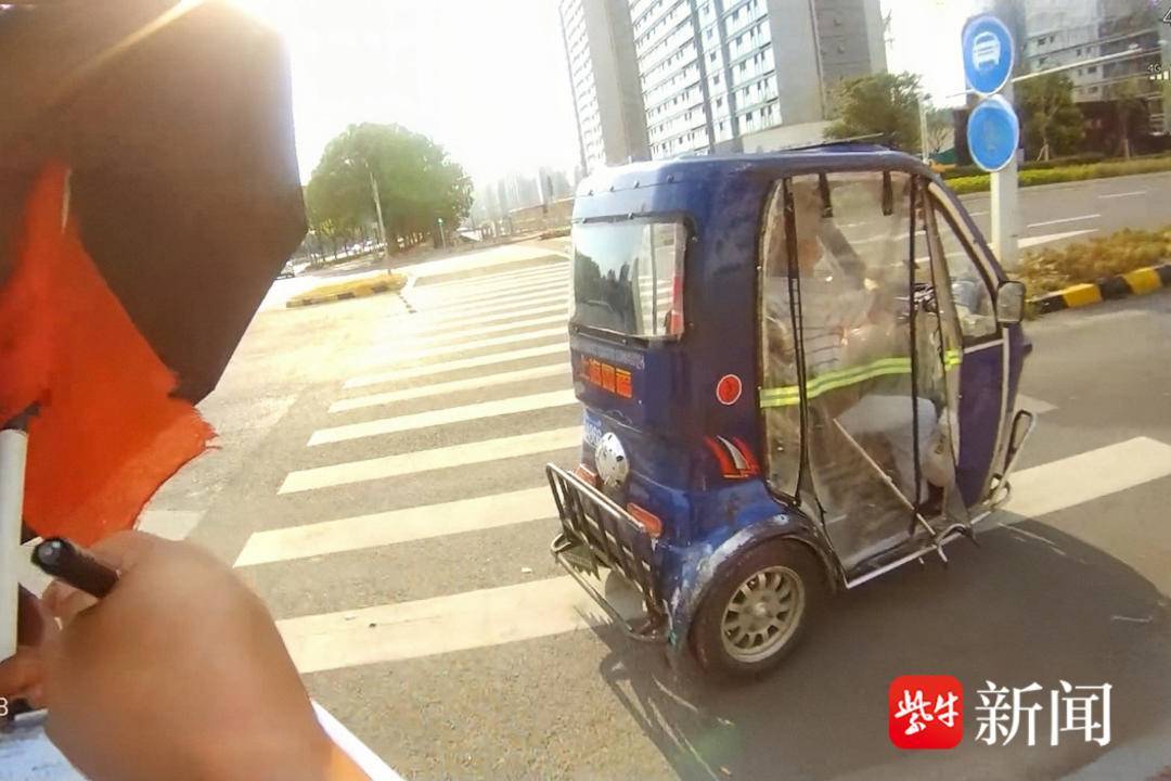 跨越滬蘇！上海七旬老人駕“老頭樂(lè)”迷失蘇州街頭，警方暖心救助